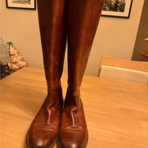 Frye Melissa Button Back Zip Leather cognac Boots size 9.5 RETAIL $340